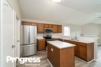 2412 Ensenada Ln in Fort Worth, TX - Foto de edificio - Building Photo