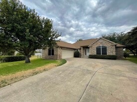 165 Turkey Run in Meadowlakes, TX - Building Photo