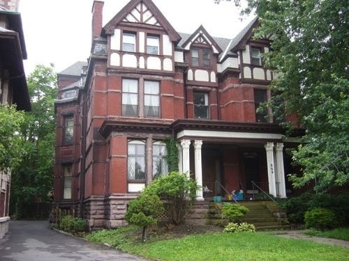 869 Delaware Ave in Buffalo, NY - Building Photo