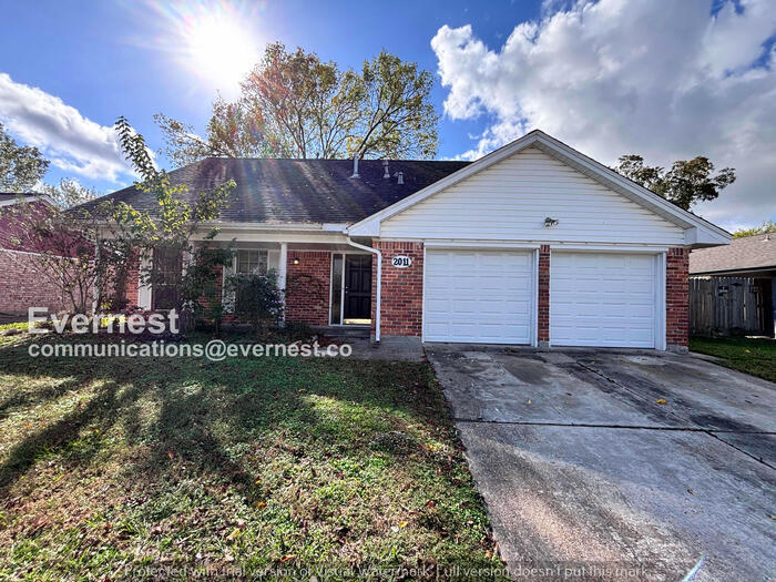2011 Williamsburg Ct S in League City, TX - Building Photo