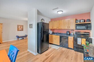 1242 Villa Ln in Charlottesville, VA - Building Photo - Building Photo