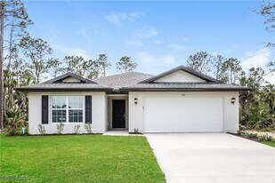 3317 63rd St W in Lehigh Acres, FL - Building Photo