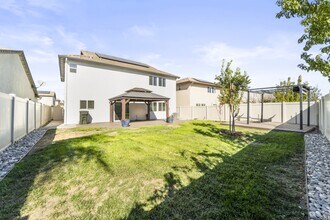 3814 Fong Ranch Rd in Sacramento, CA - Building Photo - Building Photo