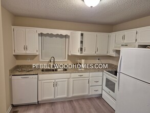 2599 Candler Way SW in Marietta, GA - Foto de edificio - Building Photo