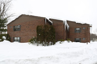 Cold Spring Apartments in Newton, MA - Foto de edificio - Building Photo