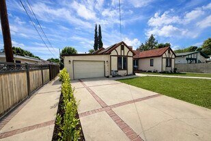 19146 Chase St in Los Angeles, CA - Building Photo