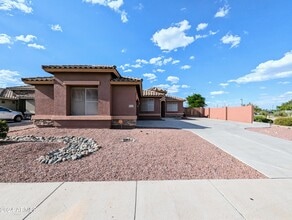 1530 E Branham Ln in Phoenix, AZ - Building Photo - Building Photo