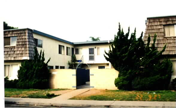 3425 S A St in Oxnard, CA - Foto de edificio - Building Photo