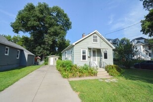 1107 5th Ave NW in Rochester, MN - Building Photo