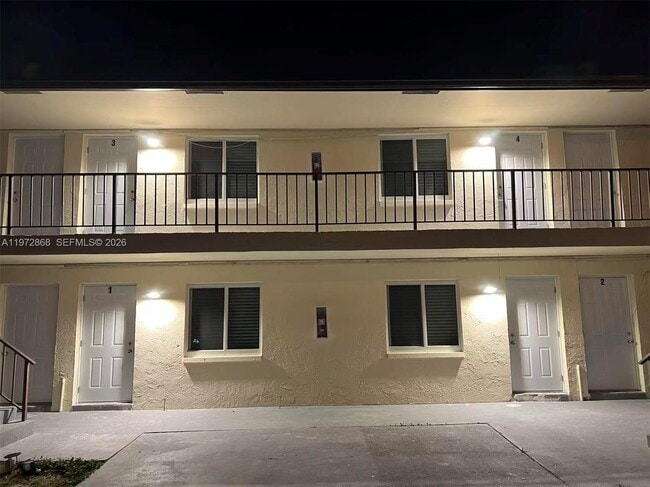 6591 SW 46th St in Davie, FL - Building Photo - Building Photo