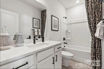 2306 Donnelly Hls Ln in Charlotte, NC - Building Photo - Building Photo
