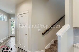 4415 SE Lone Oak St in Hillsboro, OR - Foto de edificio - Building Photo