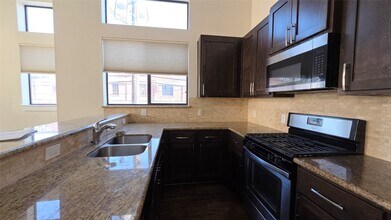 103 Adam Ln in Houston, TX - Building Photo - Building Photo