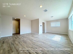 1278 Sunburst Dr in El Paso, TX - Foto de edificio - Building Photo