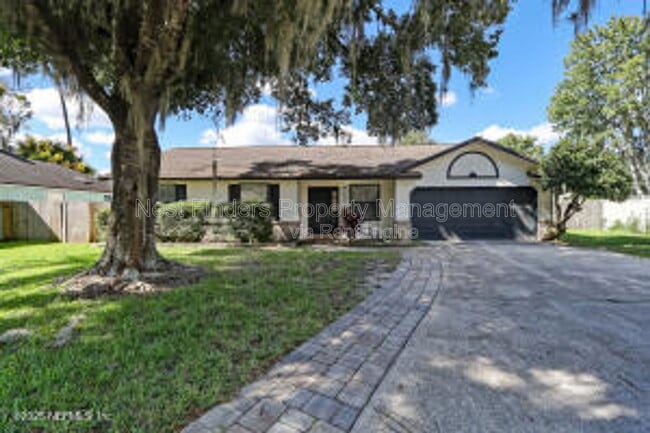 property at 10460 Roxbury Ln