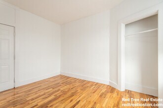 307 Hancock St, Unit 3 in Boston, MA - Foto de edificio - Building Photo