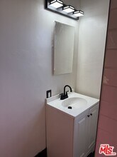 3311 1/2 W 78th St in Los Angeles, CA - Building Photo - Building Photo