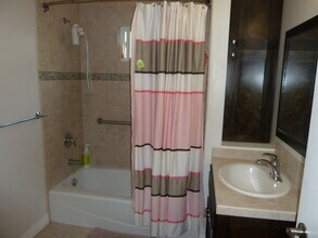 1250 Edris Dr, Unit #3 in Los Angeles, CA - Foto de edificio - Building Photo