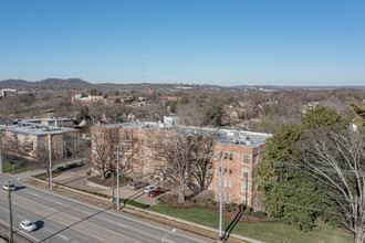 4000 W End Ave in Nashville, TN - Building Photo - Building Photo