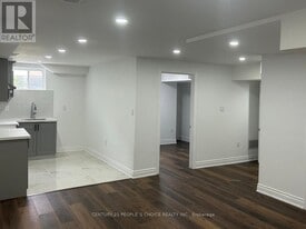 66 Circus Cres in Brampton, ON - Building Photo