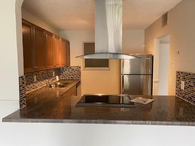 10270 NW 35th St in Coral Springs, FL - Building Photo