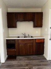 2112 Hollywood Ave in Eustis, FL - Foto de edificio - Building Photo
