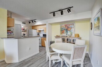 704 Villa Cir, Unit 704 in Boynton Beach, FL - Building Photo - Building Photo