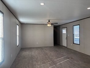 204 Linda St in Conroe, TX - Building Photo - Building Photo