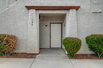 101 Luna Way, Unit 124 in Las Vegas, NV - Building Photo - Building Photo