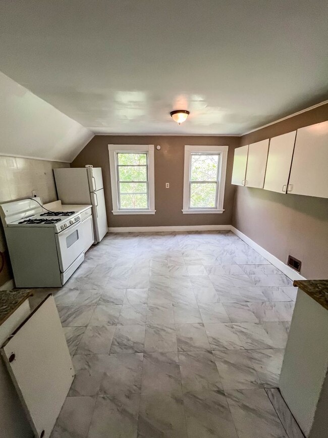 property at 253 Orchard St