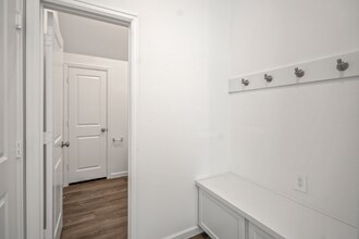 613 Royal Arch Dr in Conroe, TX - Foto de edificio - Building Photo