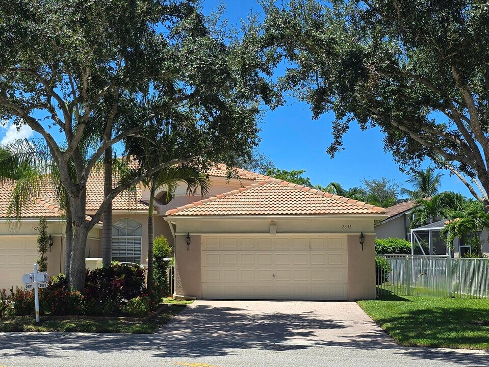 2673 Pyes Harbour in West Palm Beach, FL - Building Photo