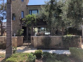 220 Geneva Ave, Unit 102 in Huntington Beach, CA - Building Photo