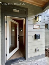7662 SE Sherman St in Portland, OR - Building Photo - Building Photo
