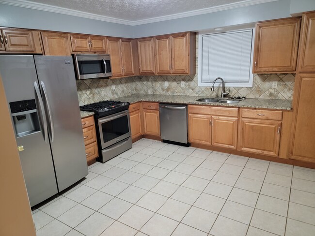 321 Acaro Ct in Ellenwood, GA - Building Photo - Building Photo