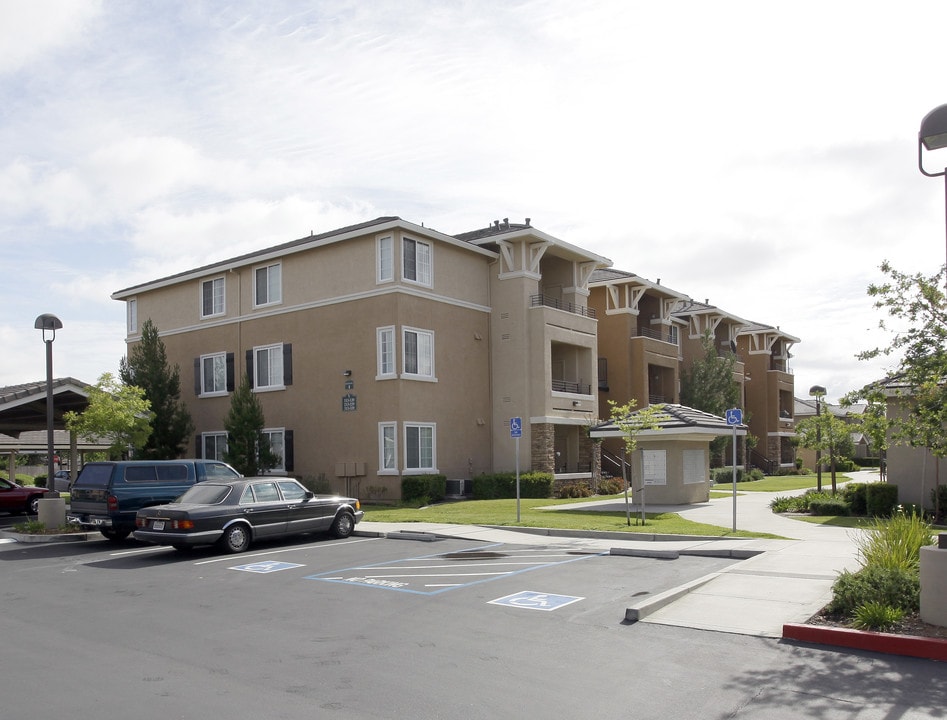 Silverado Creek in Elk Grove, CA - Building Photo