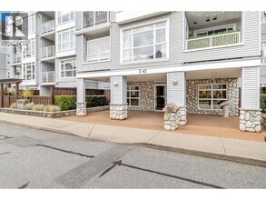 3142 St Johns St in Port Moody, BC - Building Photo - Building Photo