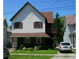 342 W 21st St, Unit 2 in Erie, PA - Building Photo
