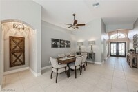 2438 Butterfly Palm Dr in Naples, FL - Foto de edificio - Building Photo