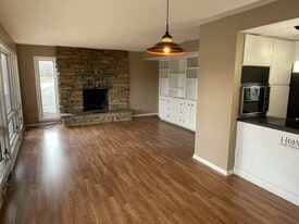 4335-4335 Ormond Dr in Akron, OH - Building Photo