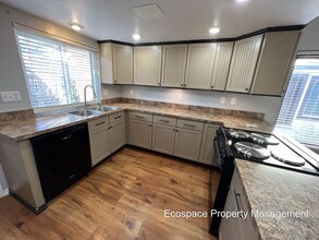 3648 S Laredo St in Aurora, CO - Building Photo - Building Photo