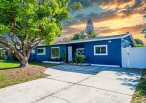 7401 16th St N in St. Petersburg, FL - Building Photo