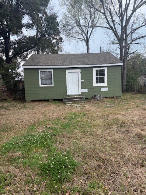 property at 5818 Comish Dr