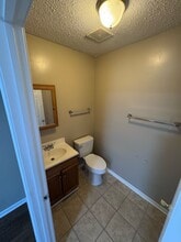 112 Ashcroft Dr in Greenwood, SC - Building Photo - Building Photo