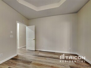 140 Carl Barrett Dr in Canton, GA - Foto de edificio - Building Photo