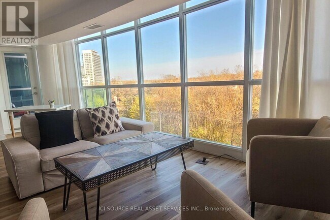 219 Fort York Blvd in Toronto, ON - Building Photo - Building Photo