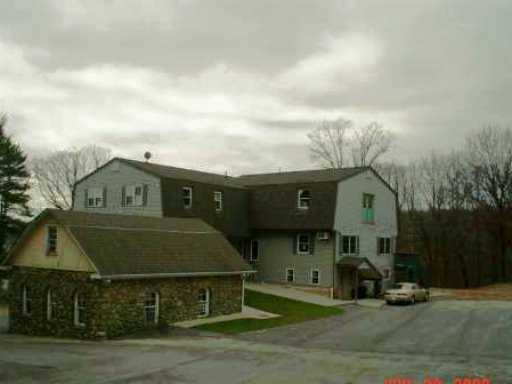 182-186 Nininger Rd in Monroe, NY - Foto de edificio - Building Photo