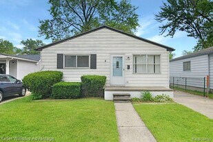 5705 Detroit St in Dearborn Heights, MI - Building Photo