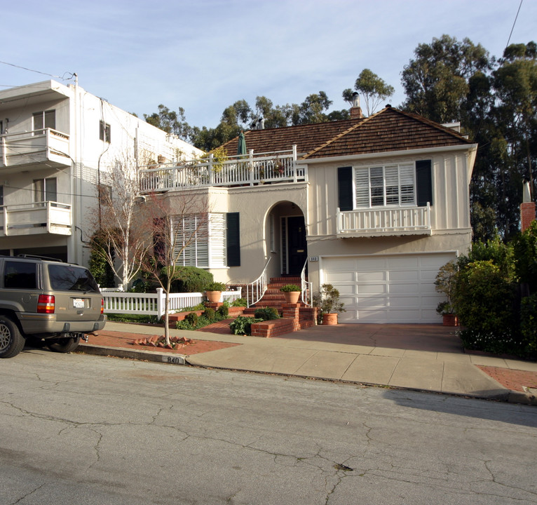 840 Edgehill in Burlingame, CA - Building Photo