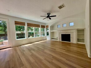 79 N Flickering Sun Cir in The Woodlands, TX - Building Photo - Building Photo